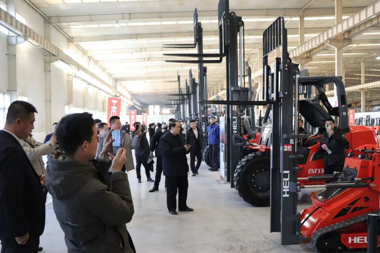 开办“ca88登录入口官网亲一家 共创赢将来”主题营销暨产品推介会.png
